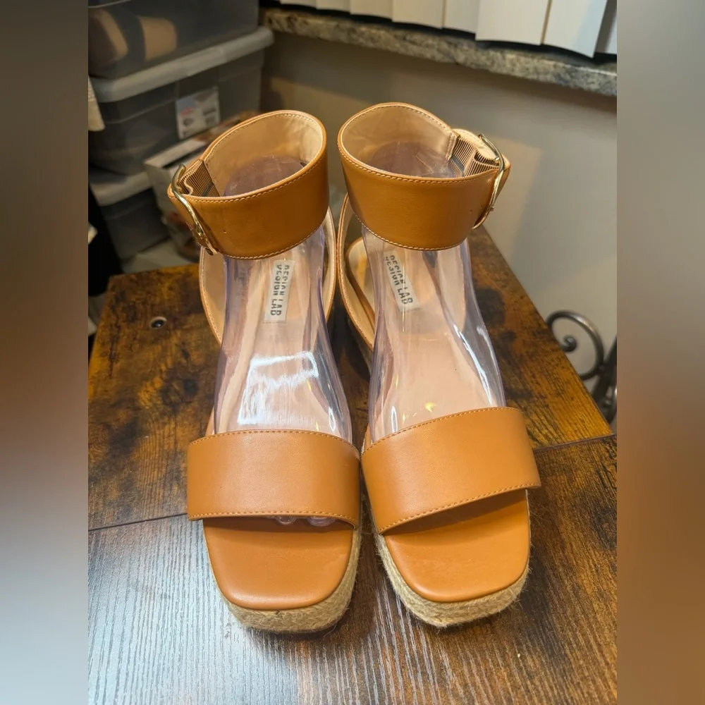 Design Lab Kendra Women's Tan Wedge Espadrilles Sandals Size 9